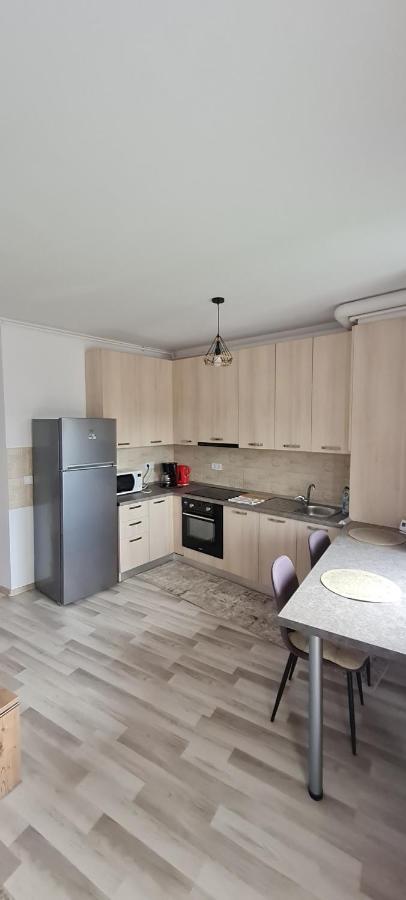 La Andrei Appartement Bistriţa Buitenkant foto